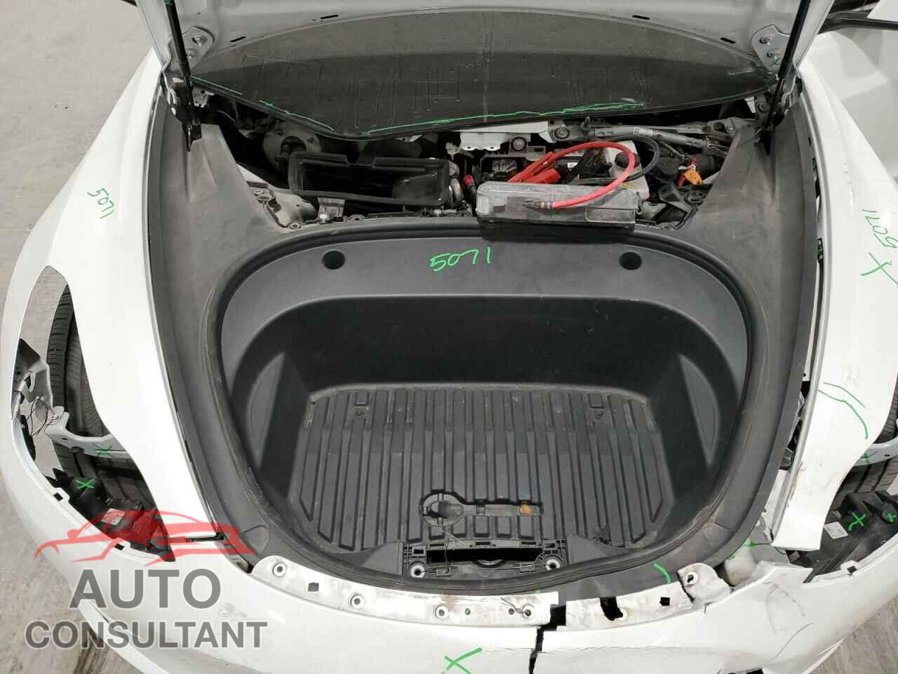TESLA MODEL 3 2021 - 5YJ3E1EB2MF984211