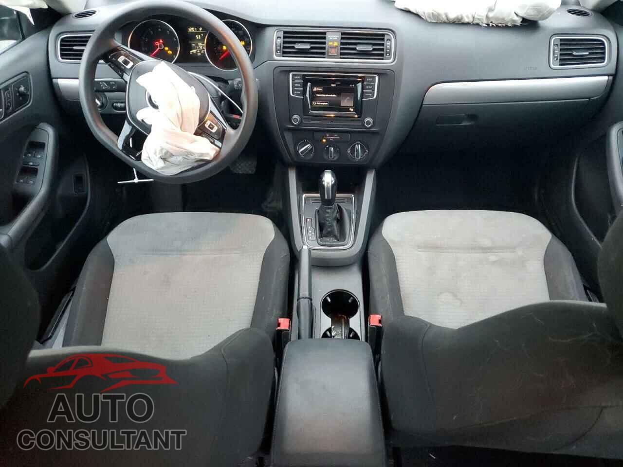 VOLKSWAGEN JETTA 2017 - 3VW2B7AJ7HM201564