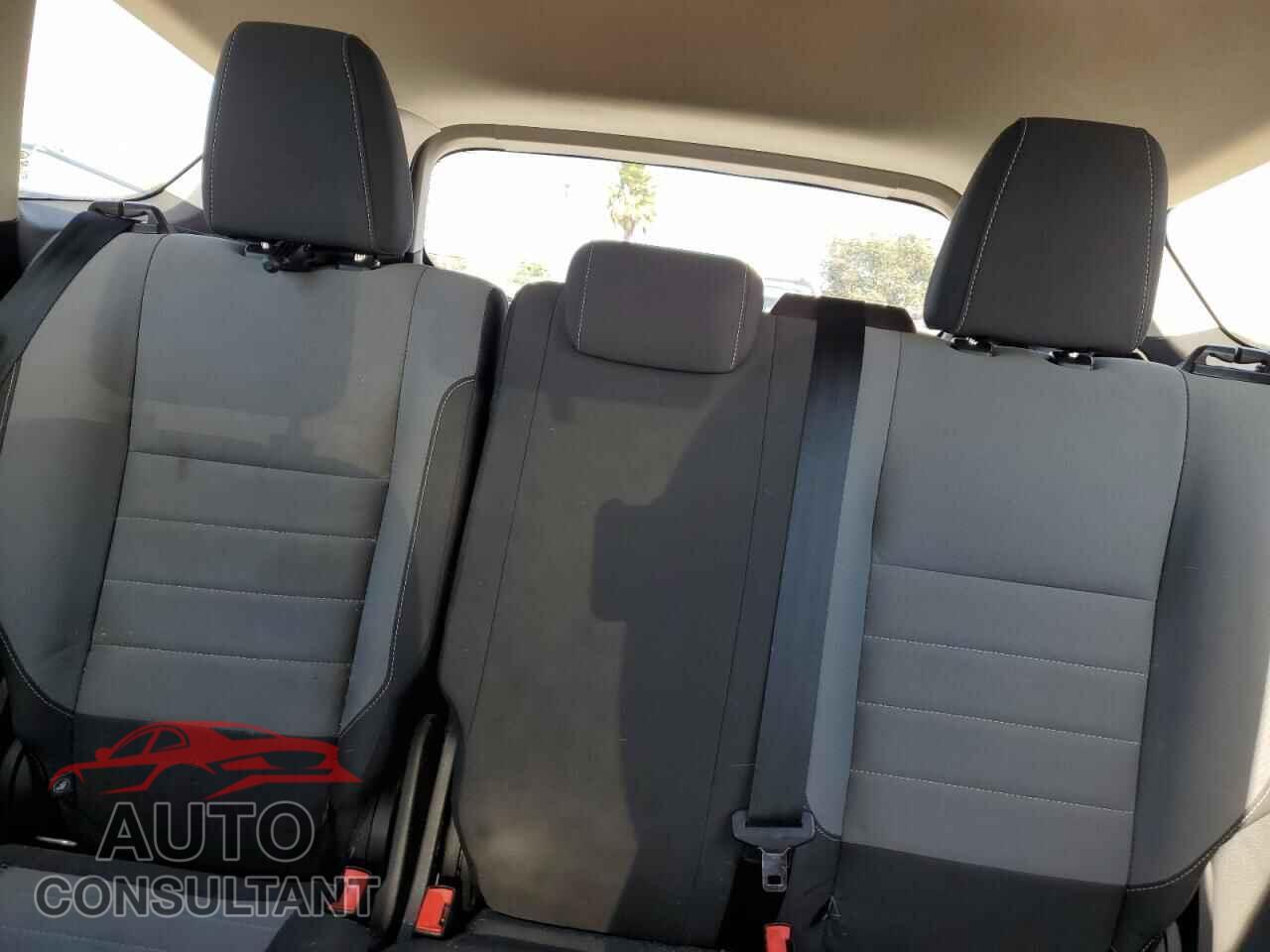 FORD ESCAPE 2017 - 1FMCU0F7XHUC67247