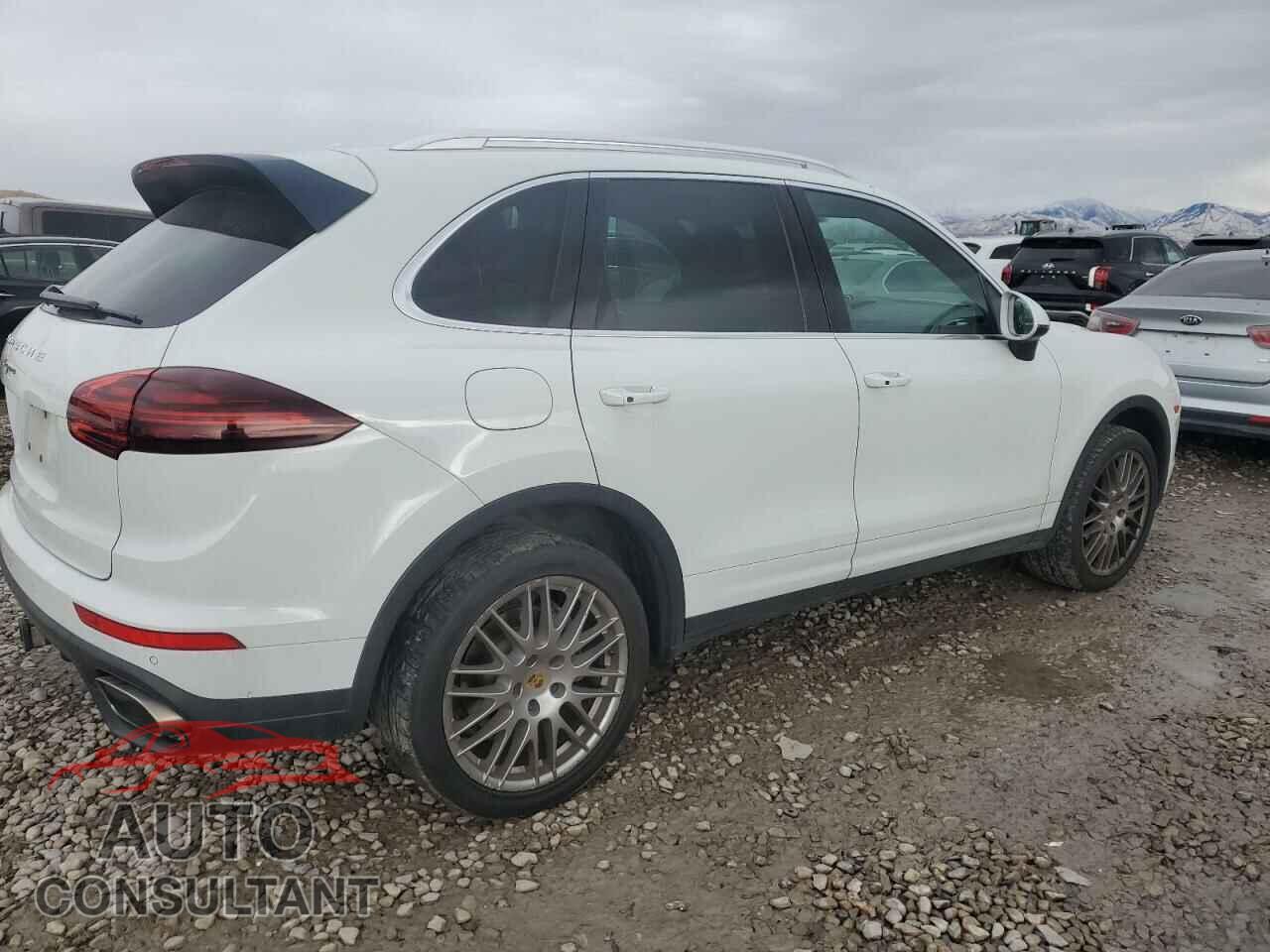 PORSCHE CAYENNE 2016 - WP1AA2A21GLA05017