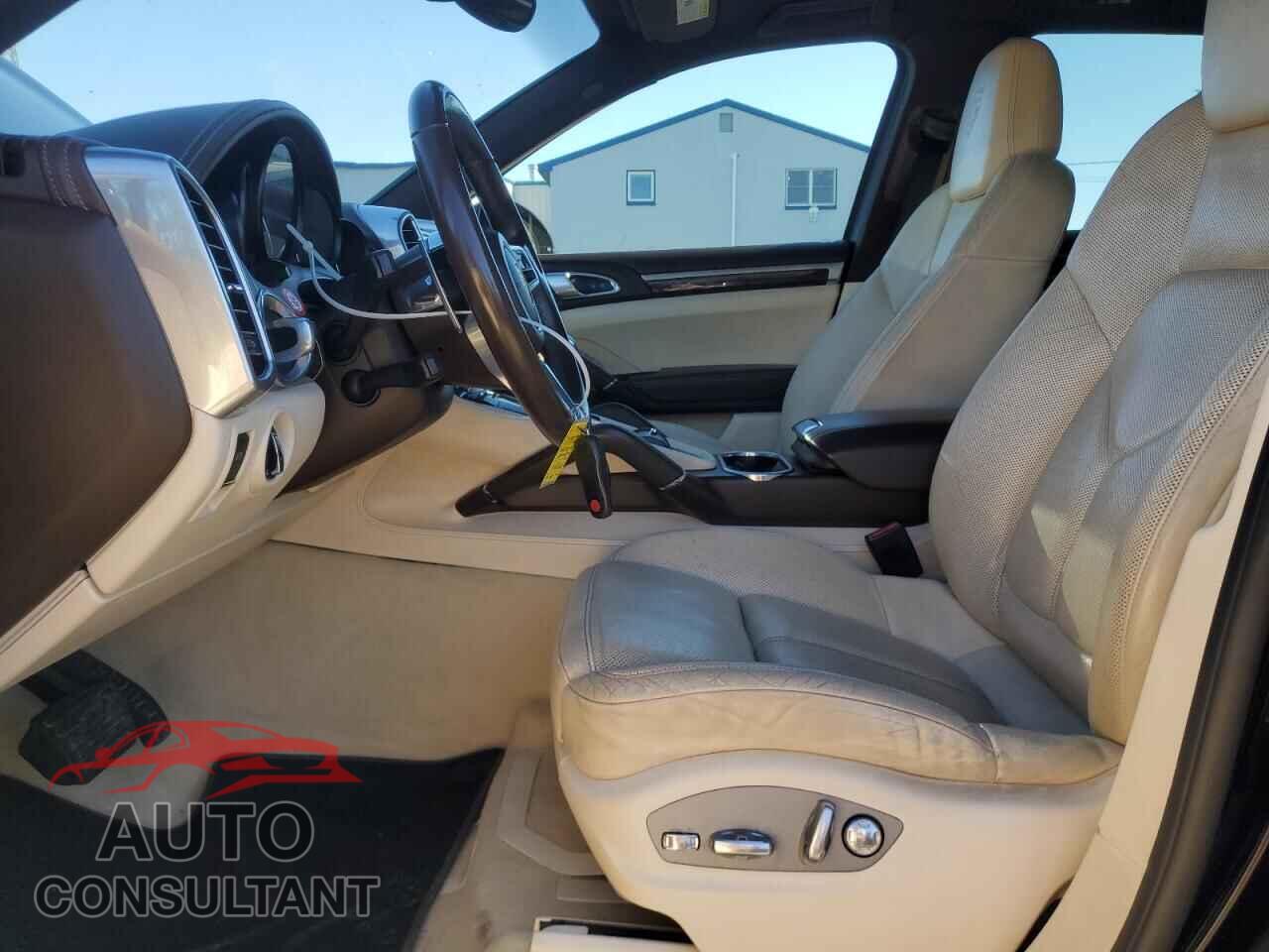 PORSCHE CAYENNE 2017 - WP1AA2A22HKA82843