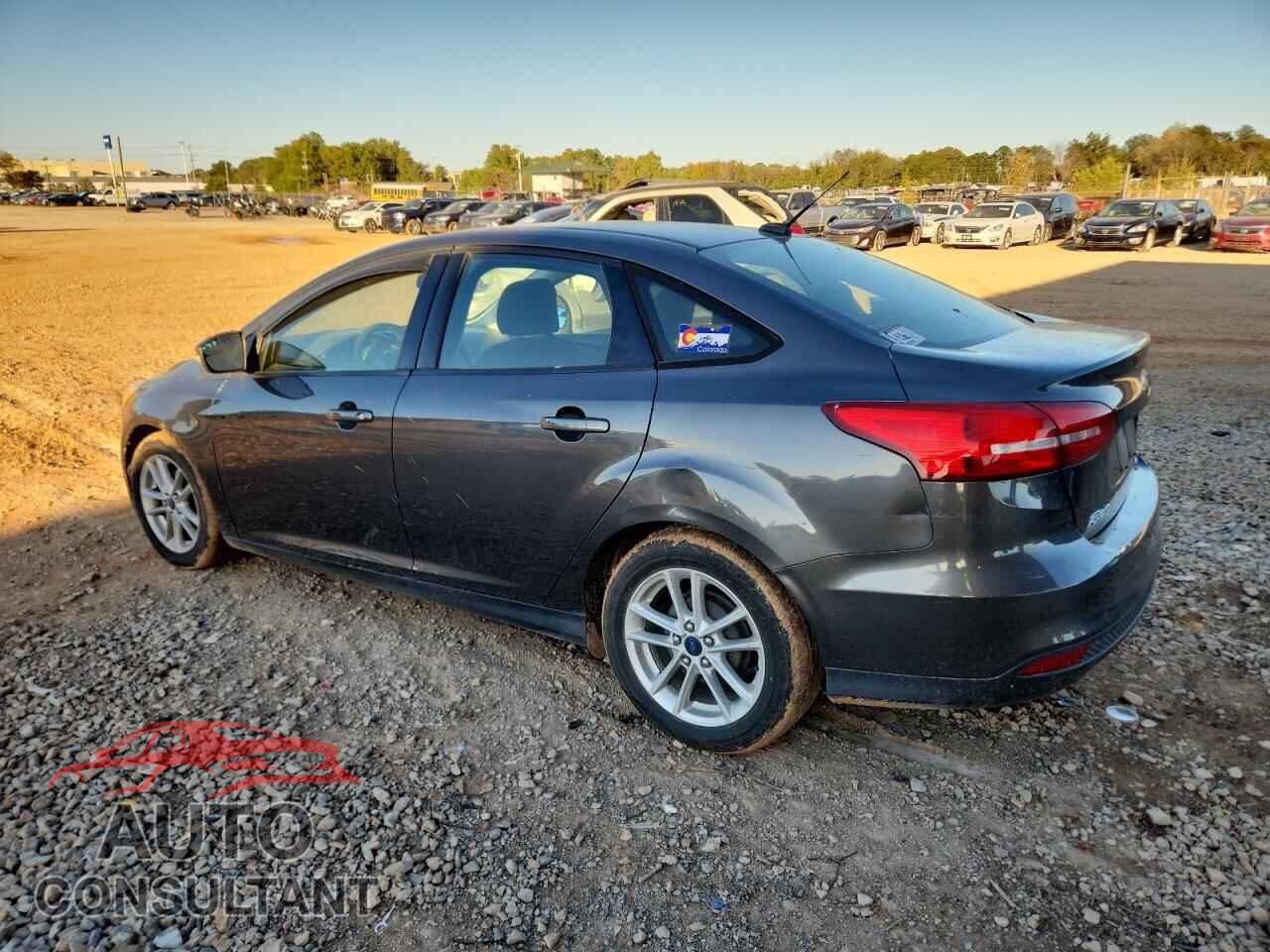 FORD FOCUS 2015 - 1FADP3F26FL214799