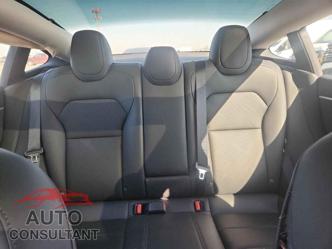 TESLA MODEL 3 2024 - 5YJ3E1EB8RF751151