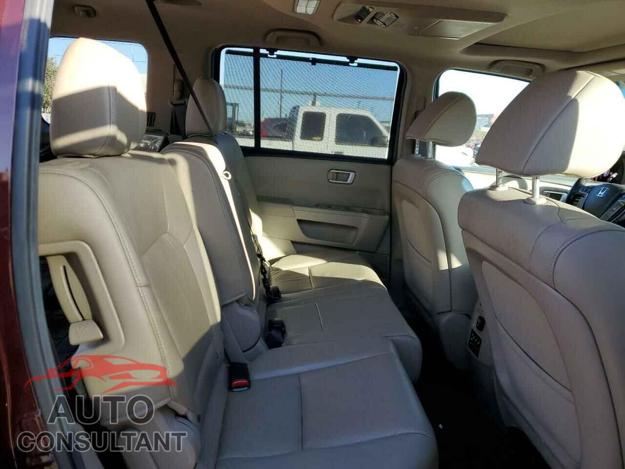 HONDA PILOT 2013 - 5FNYF4H99DB070129