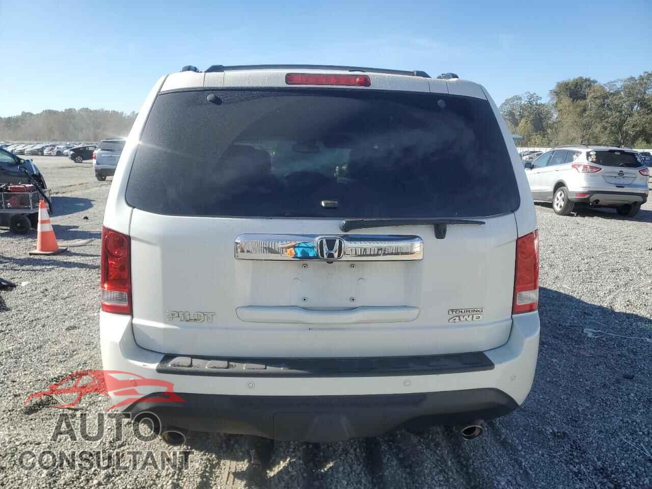 HONDA PILOT 2015 - 5FNYF4H90FB044201
