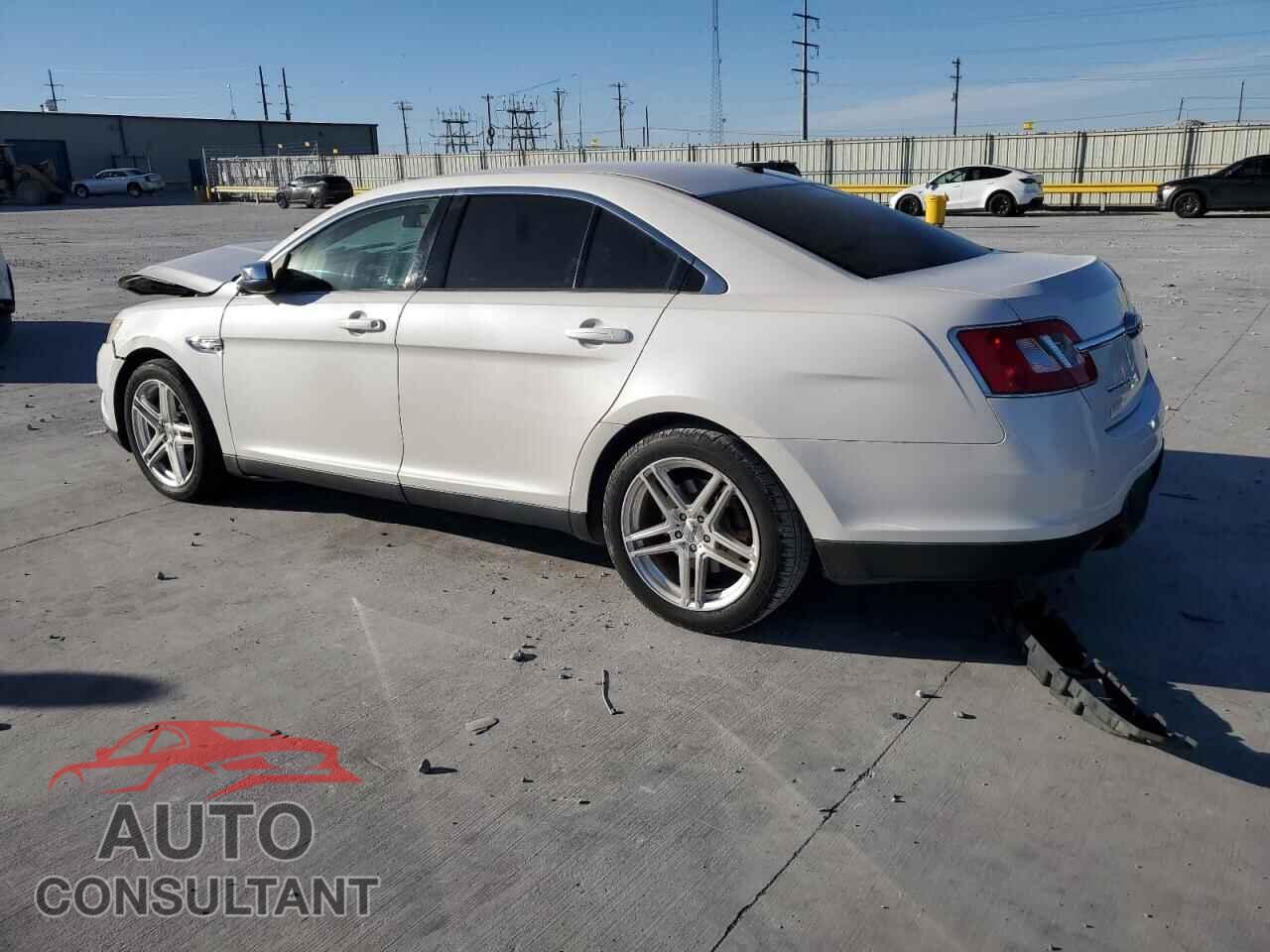 FORD TAURUS 2011 - 1FAHP2FW7BG172659