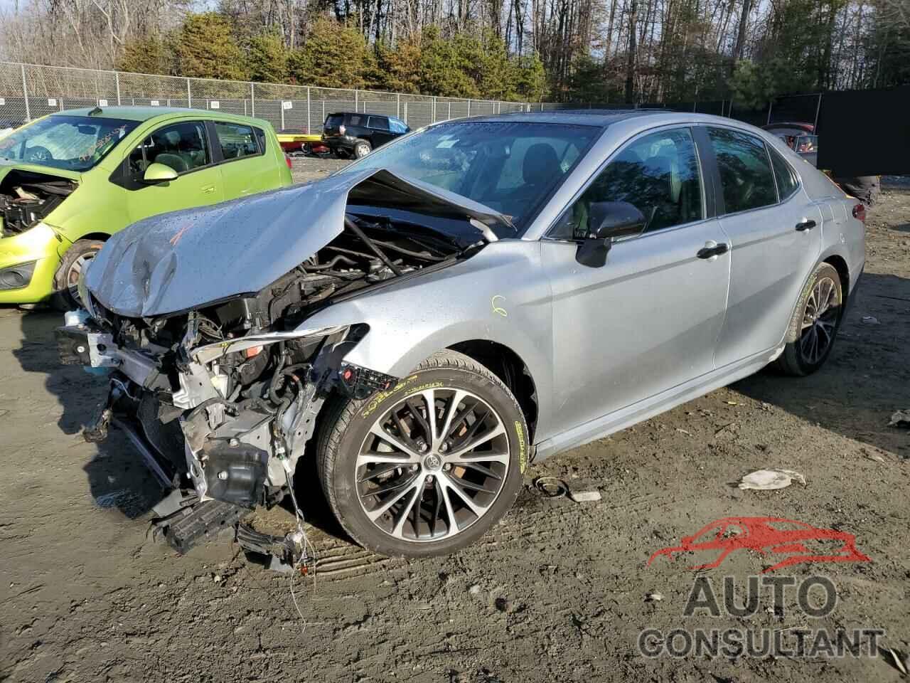 TOYOTA CAMRY 2018 - 4T1B11HK0JU671675