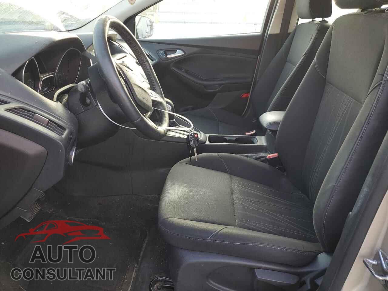 FORD FOCUS 2017 - 1FADP3F23HL209756
