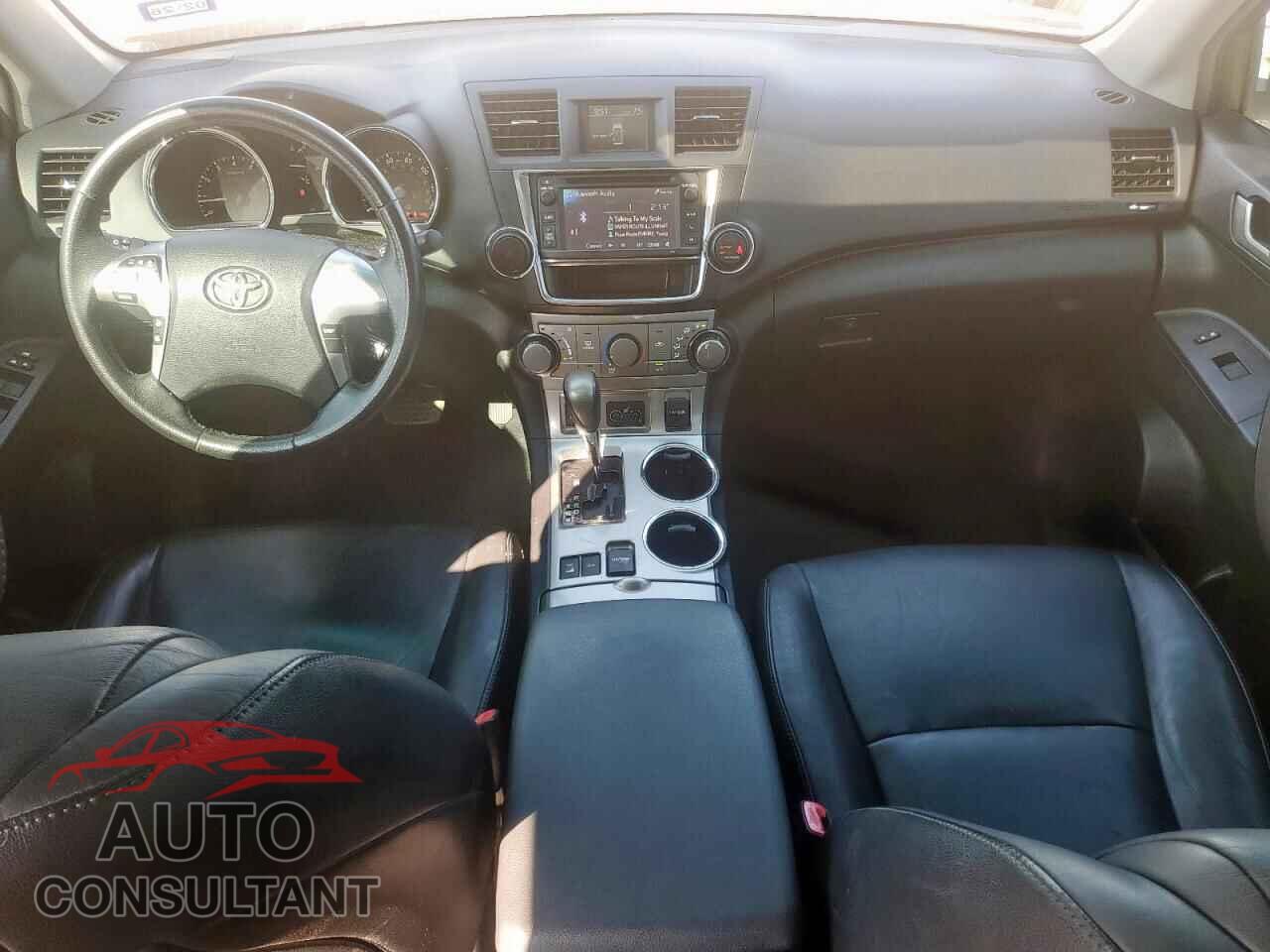 TOYOTA HIGHLANDER 2013 - 5TDBK3EH8DS216538