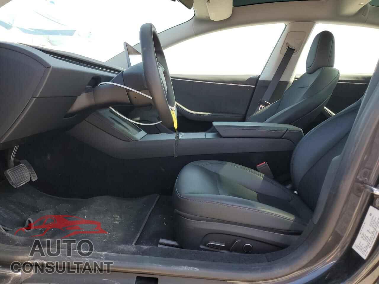TESLA MODEL 3 2024 - 5YJ3E1EB3RF735438