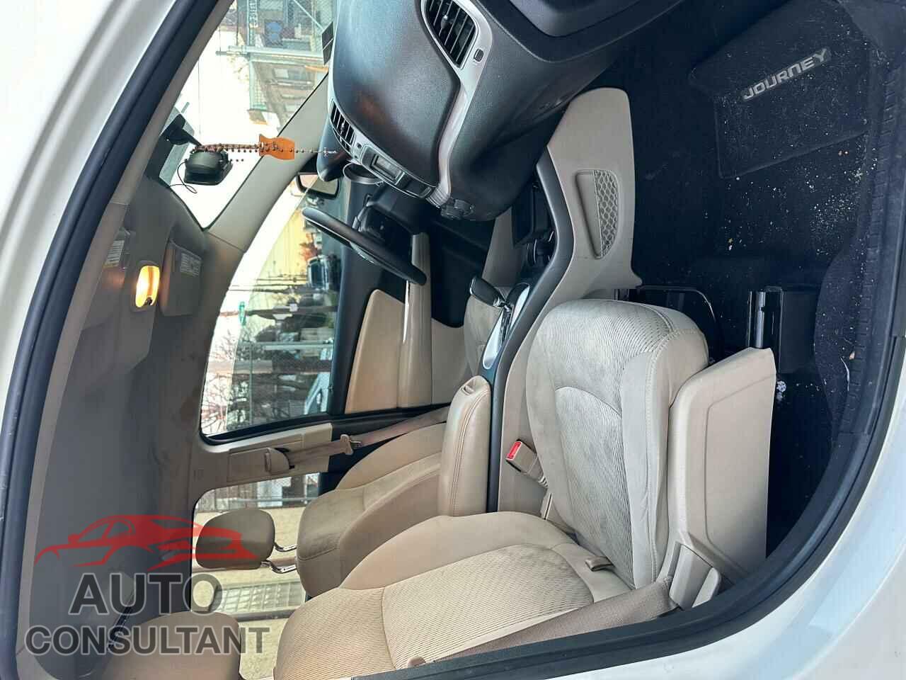 DODGE JOURNEY 2015 - 3C4PDCBG0FT599556