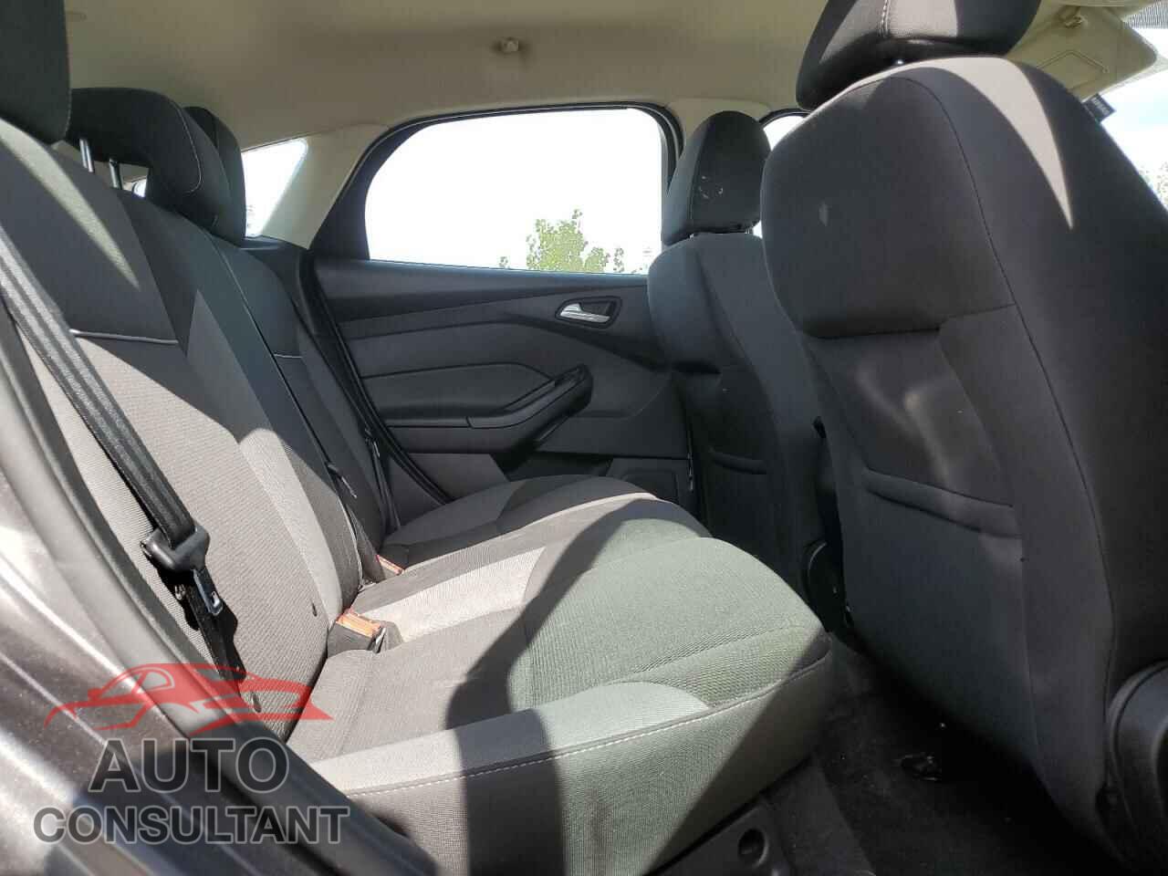 FORD FOCUS 2013 - 1FADP3K22DL101743