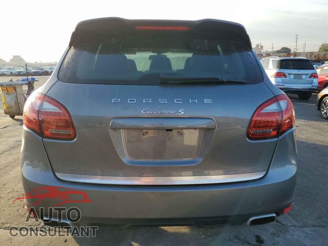 PORSCHE CAYENNE 2012 - WP1AB2A2XCLA47533