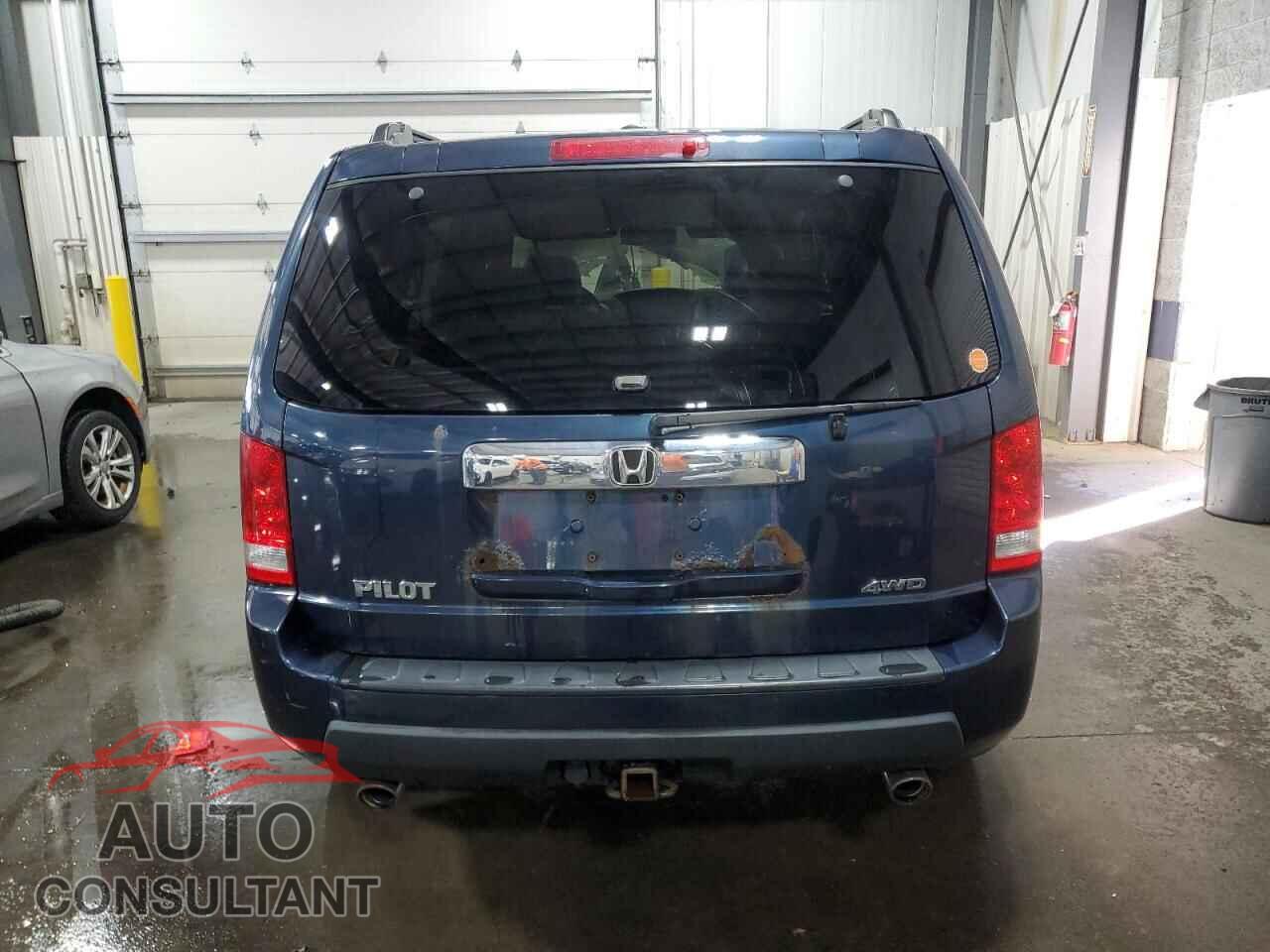 HONDA PILOT 2011 - 5FNYF4H47BB011937
