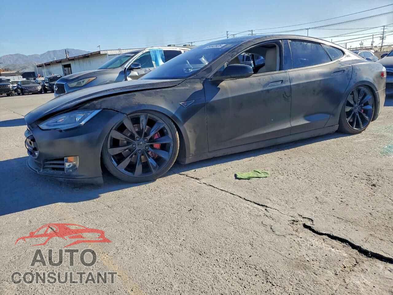 TESLA MODEL S 2015 - 5YJSA1E16FF120263