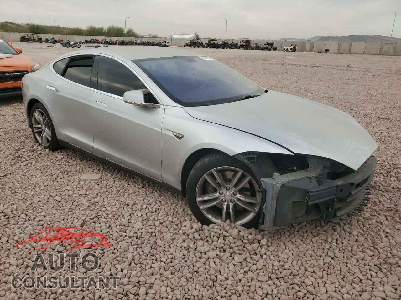 TESLA MODEL S 2013 - 5YJSA1CG4DFP27301