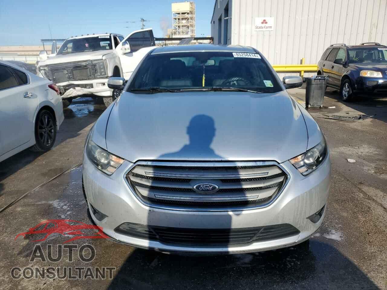 FORD TAURUS 2015 - 1FAHP2E88FG174221