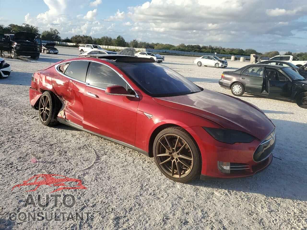 TESLA MODEL S 2013 - 5YJSA1CN7DFP28165