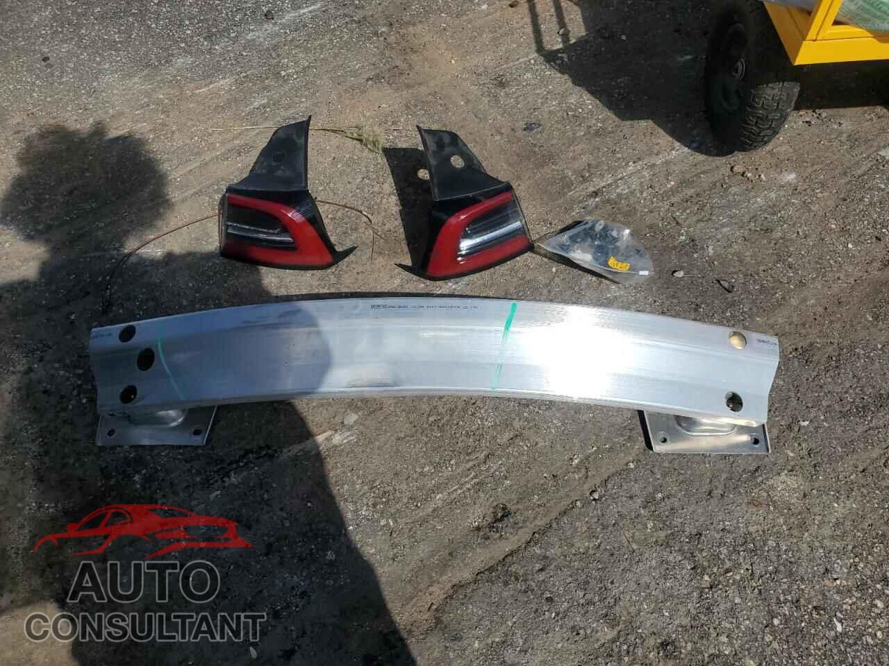 TESLA MODEL 3 2021 - 5YJ3E1EA5MF081932