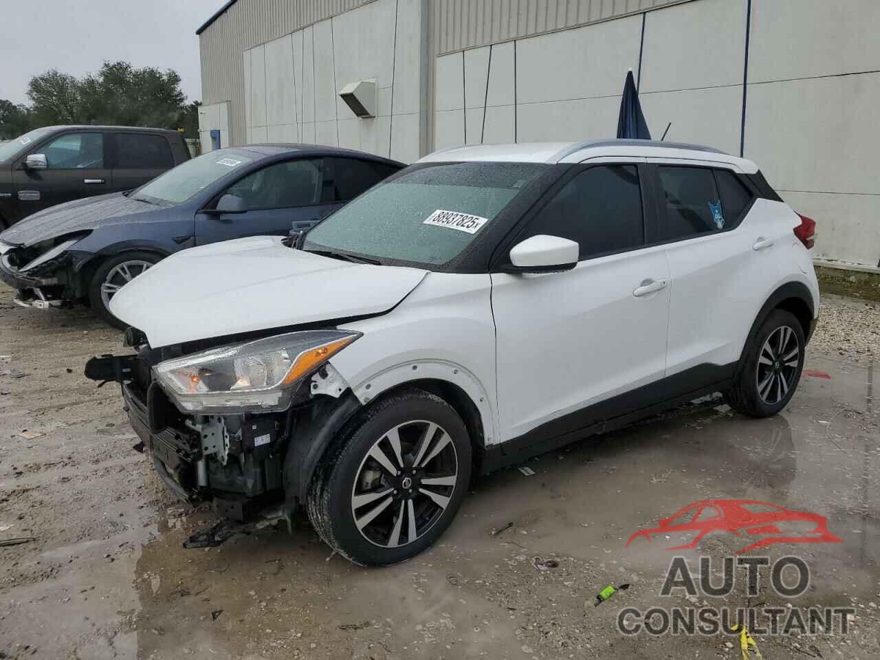 NISSAN KICKS 2018 - 3N1CP5CU5JL511019
