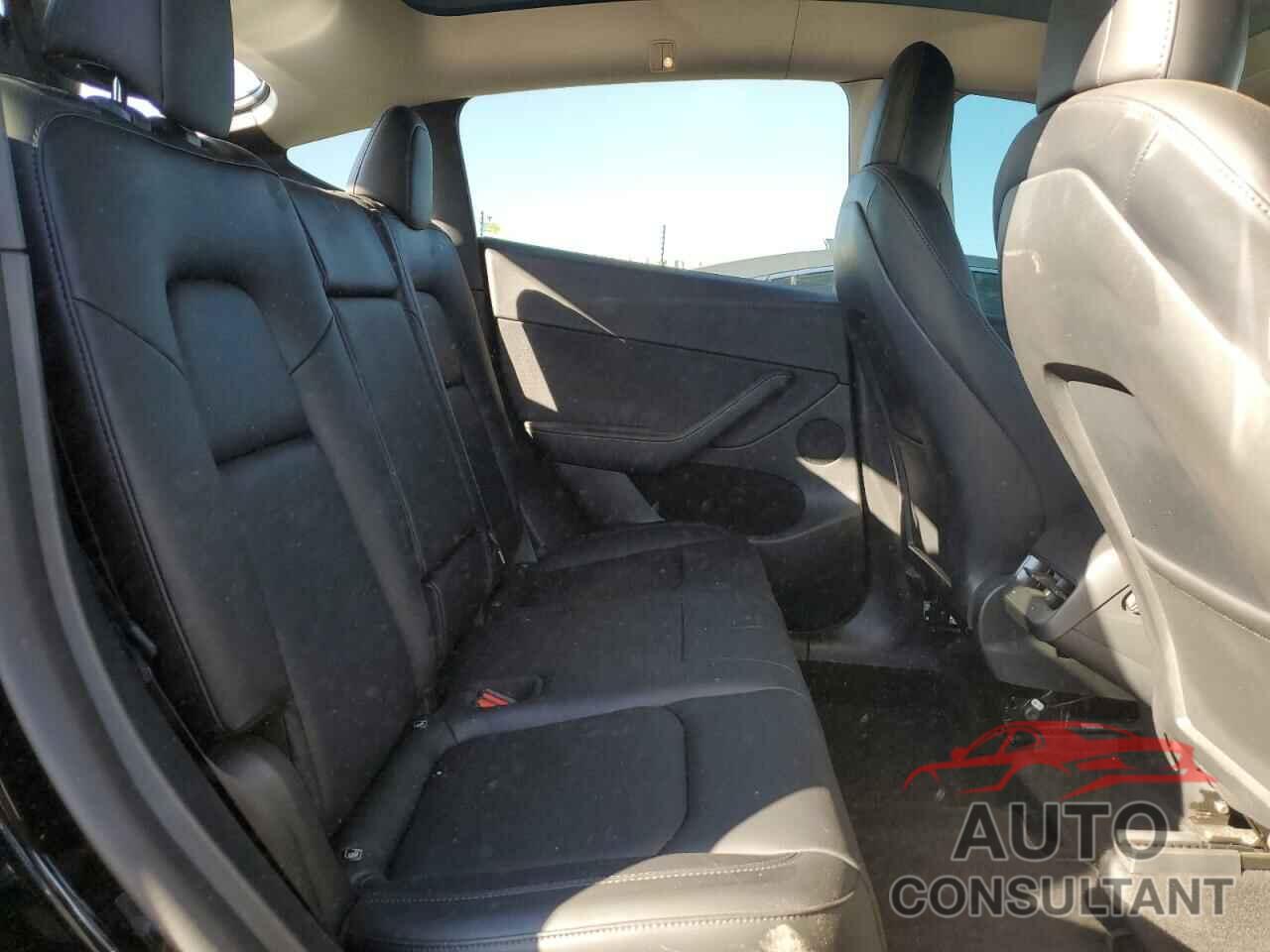 TESLA MODEL Y 2022 - 7SAYGDEF9NF547587