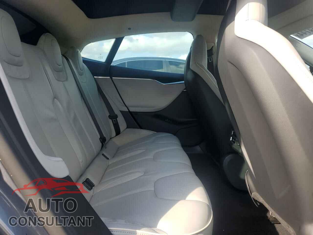 TESLA MODEL S 2013 - 5YJSA1DPXDFP16575
