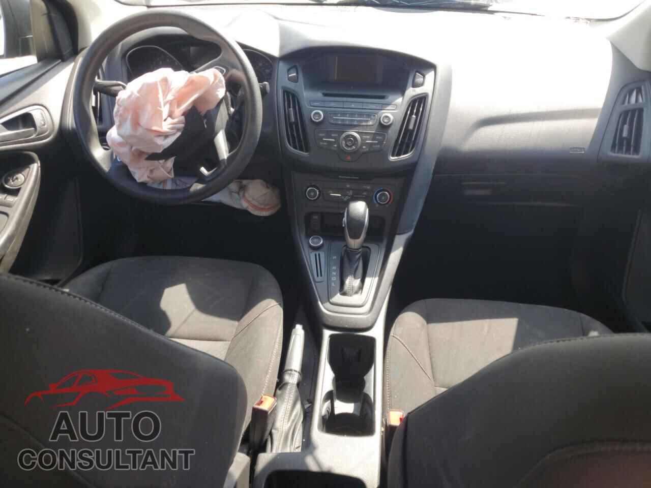 FORD FOCUS 2015 - 1FADP3E20FL366398