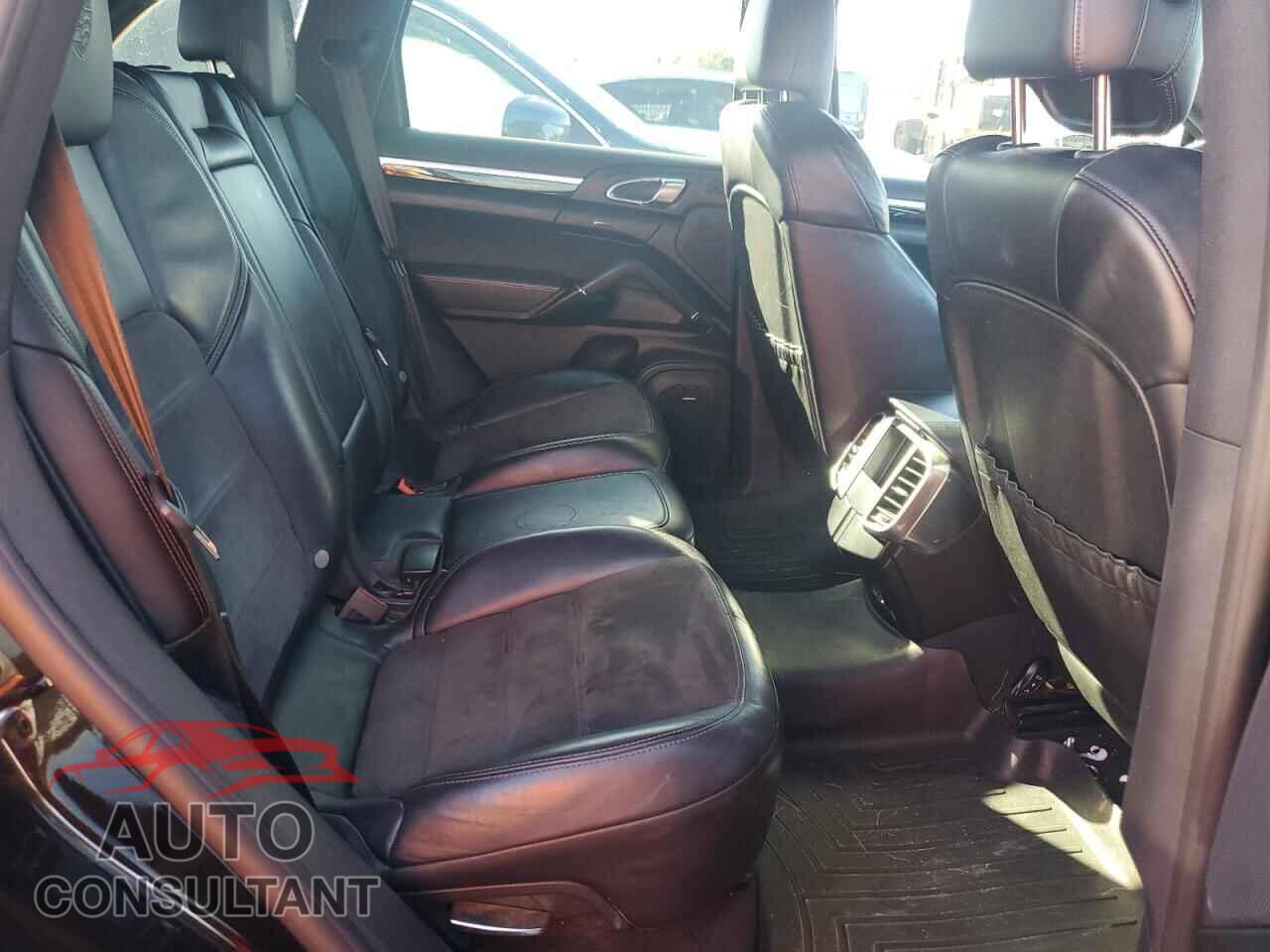 PORSCHE CAYENNE 2017 - WP1AA2A26HKA81100