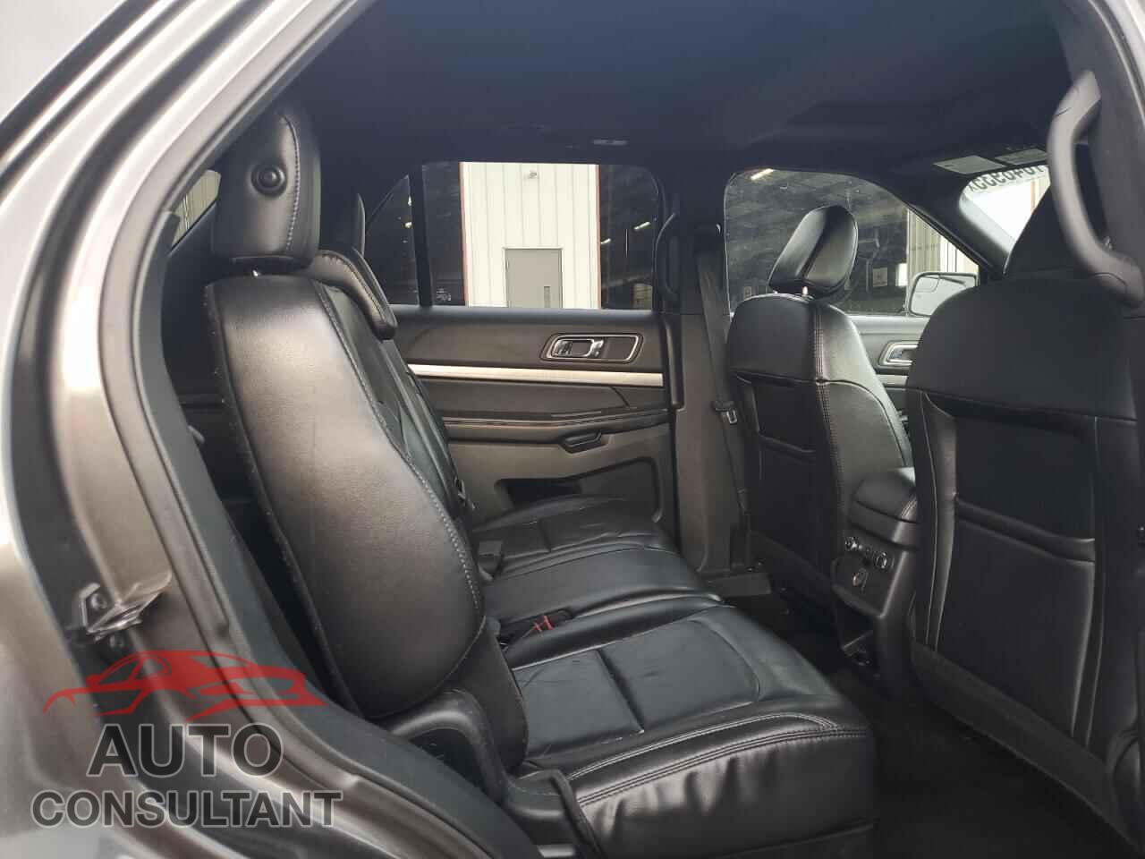 FORD EXPLORER 2018 - 1FM5K8D8XJGB37675