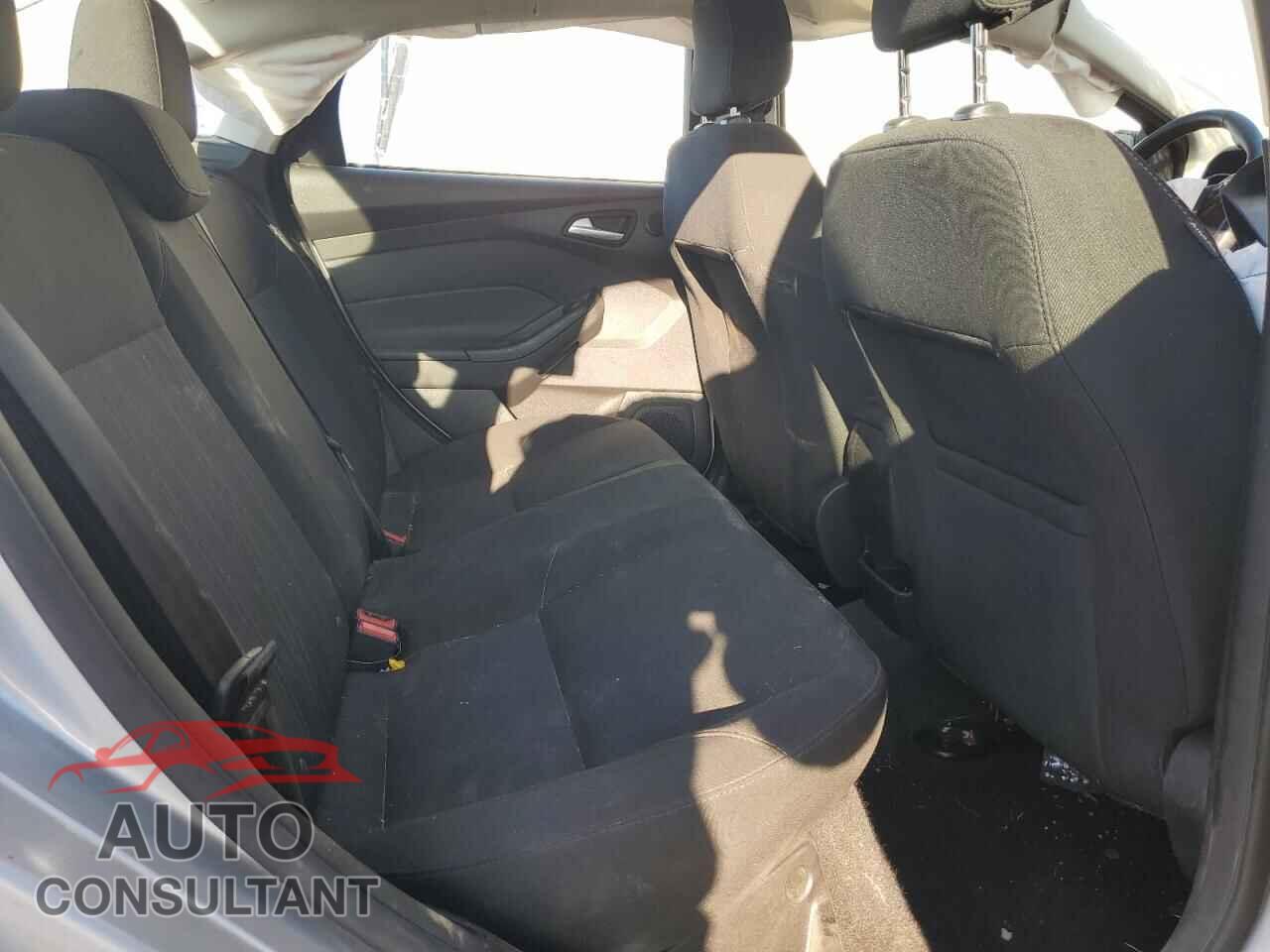FORD FOCUS 2018 - 1FADP3H23JL222445