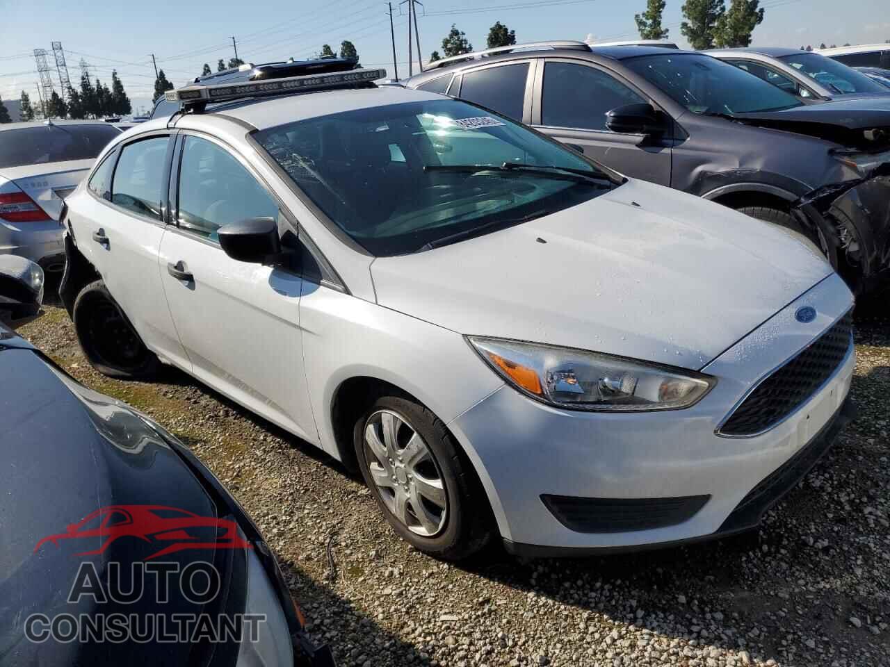 FORD FOCUS 2018 - 1FADP3E20JL304279