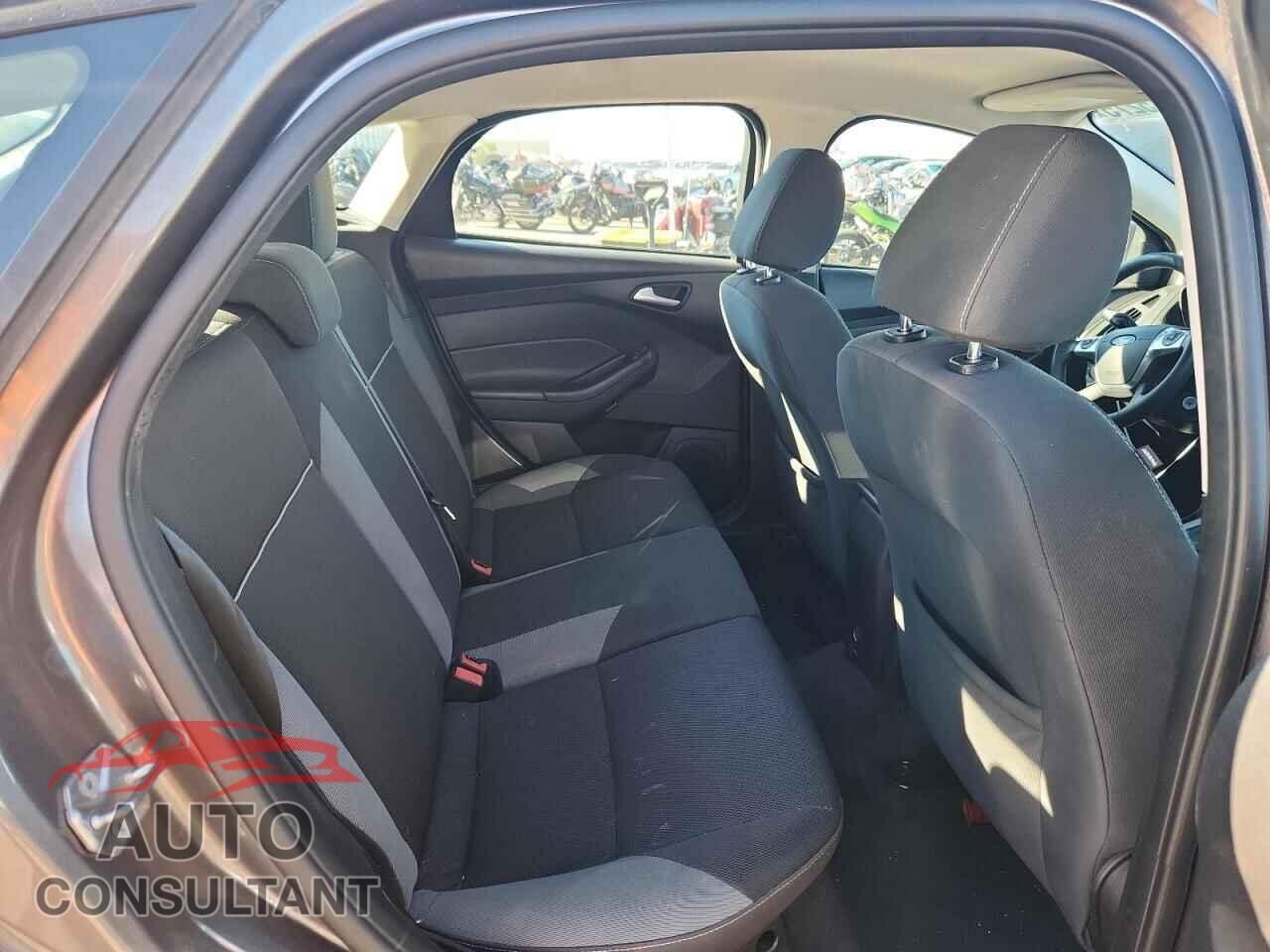 FORD FOCUS 2014 - 1FADP3K20EL323621