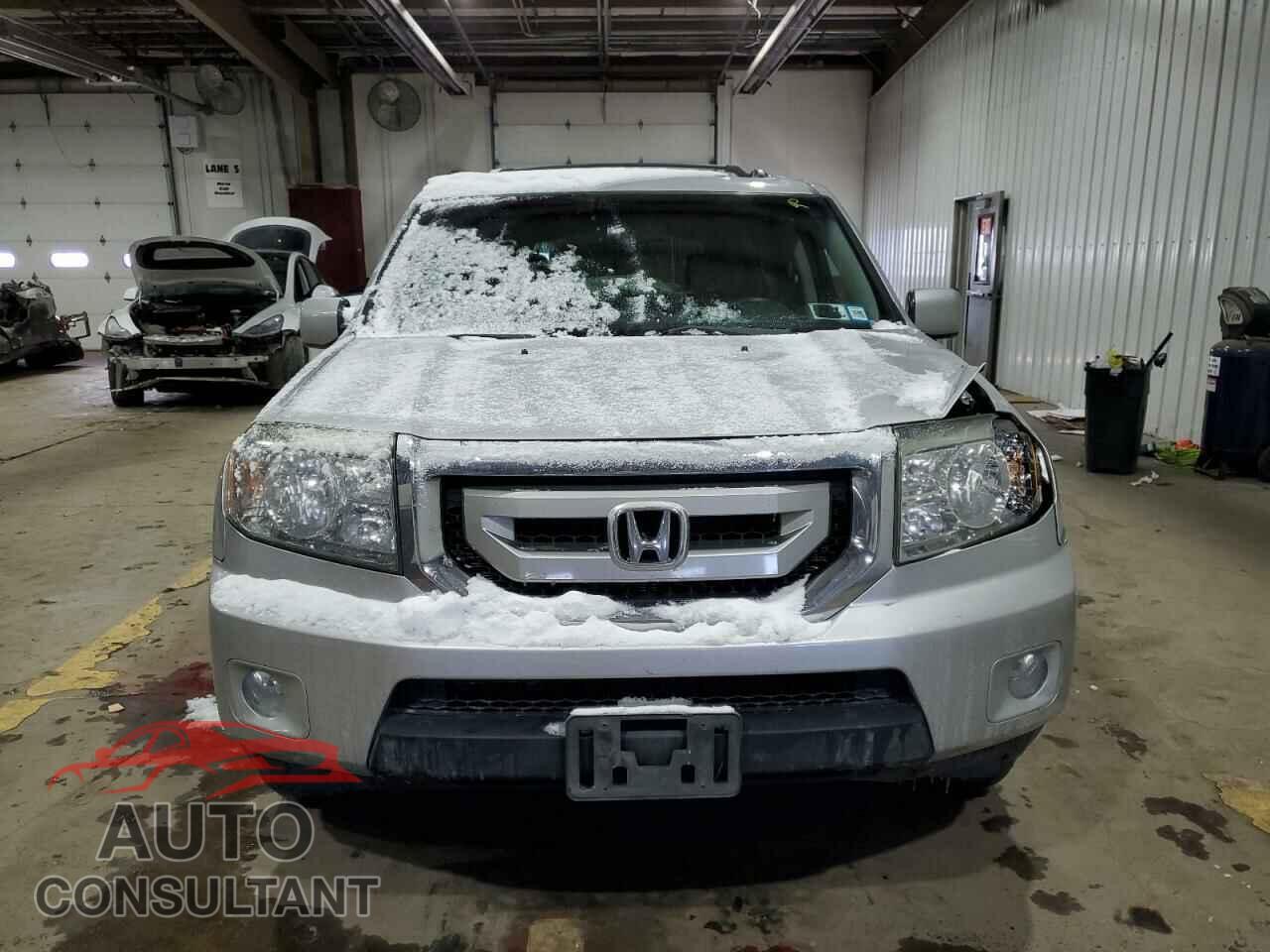 HONDA PILOT 2011 - 5FNYF4H52BB036205