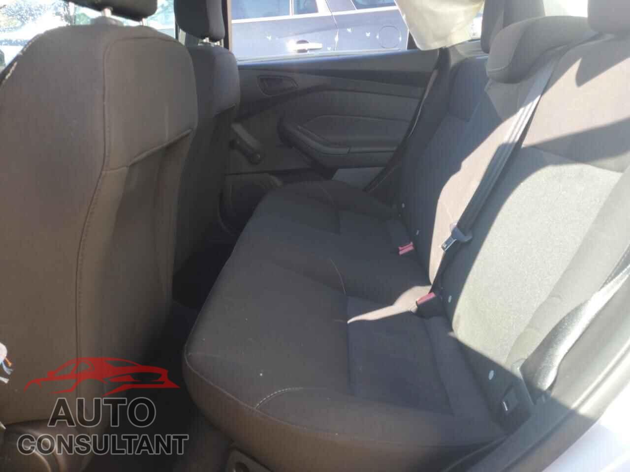 FORD FOCUS 2016 - 1FADP3E2XGL285166
