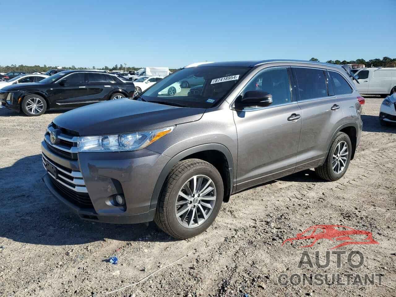 TOYOTA HIGHLANDER 2018 - 5TDJZRFH4JS557939