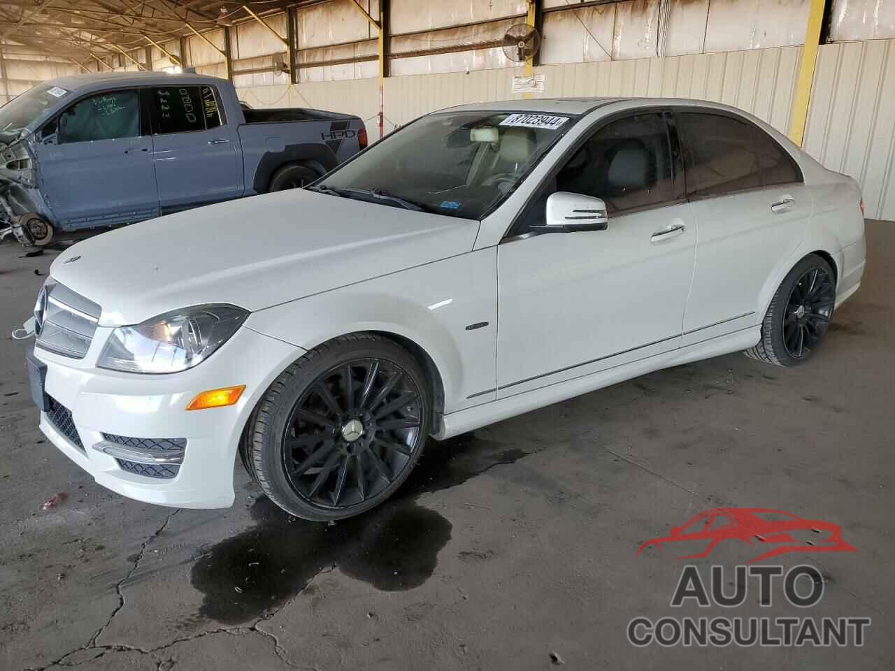 MERCEDES-BENZ C-CLASS 2012 - WDDGF4HB8CA627768
