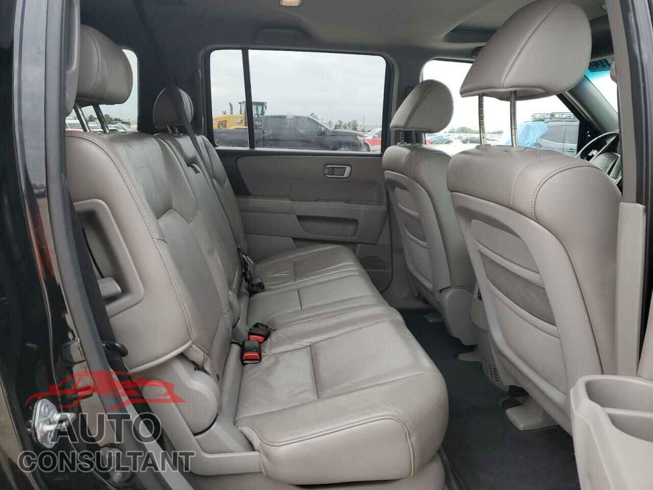HONDA PILOT 2011 - 5FNYF3H59BB028144