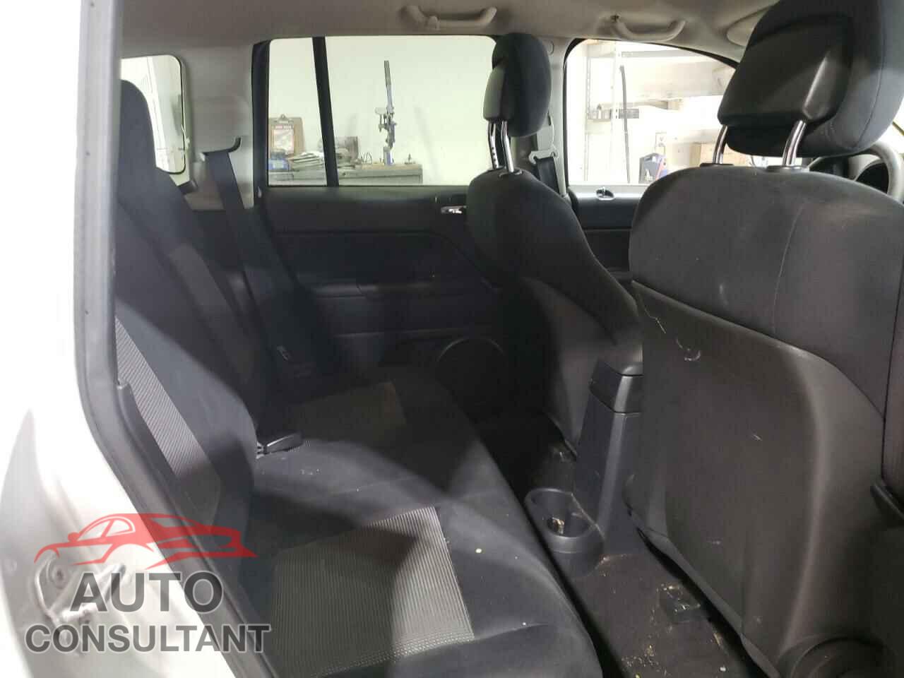 JEEP COMPASS 2011 - 1J4NF1FB4BD215552