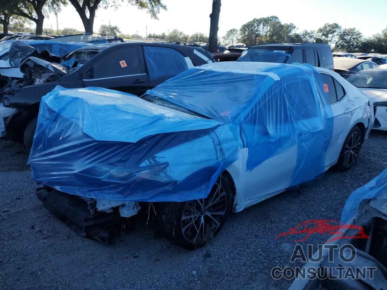 TOYOTA CAMRY 2018 - 4T1B11HKXJU044076