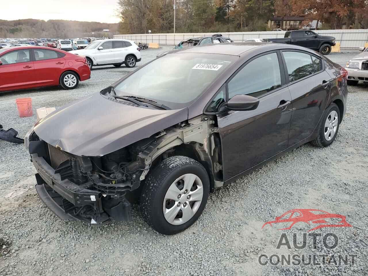 KIA FORTE 2018 - 3KPFK4A76JE204429