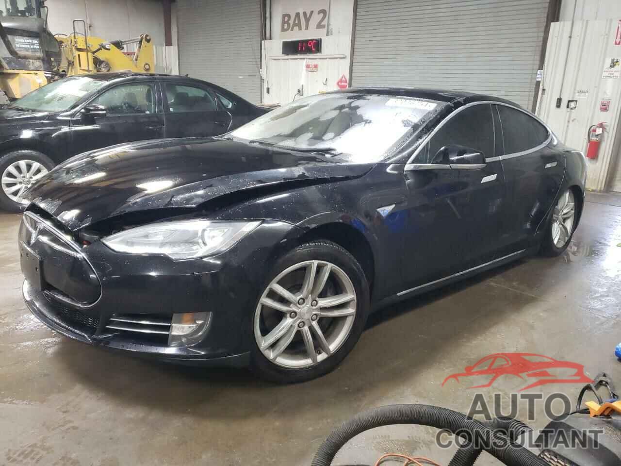 TESLA MODEL S 2013 - 5YJSA1AG6DFP04685