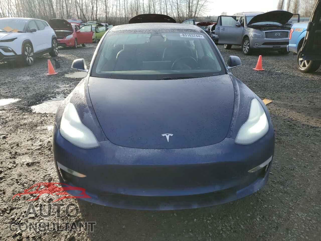 TESLA MODEL 3 2018 - 5YJ3E1EB0JF090106