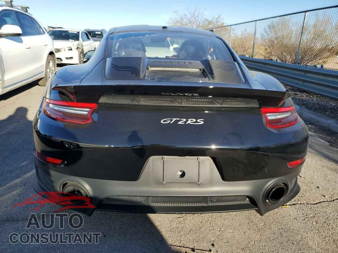PORSCHE 911 2018 - WP0AE2A99JS185430