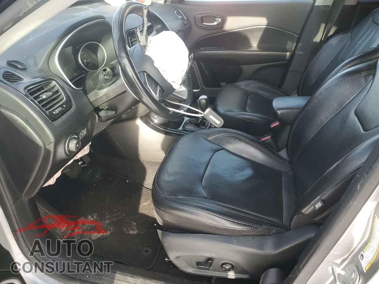JEEP COMPASS 2020 - 3C4NJCCB6LT120930