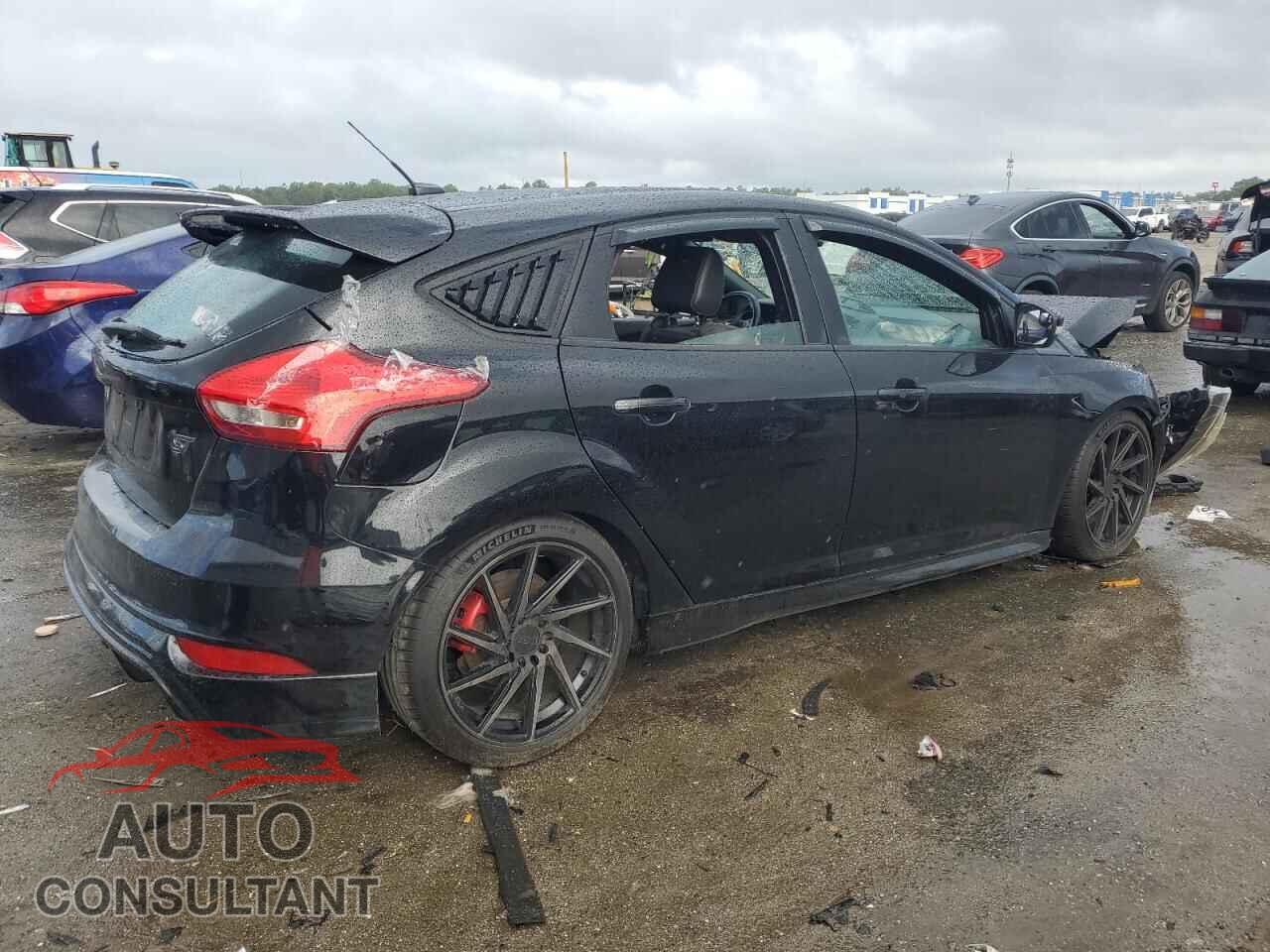FORD FOCUS 2017 - 1FADP3L95HL213034