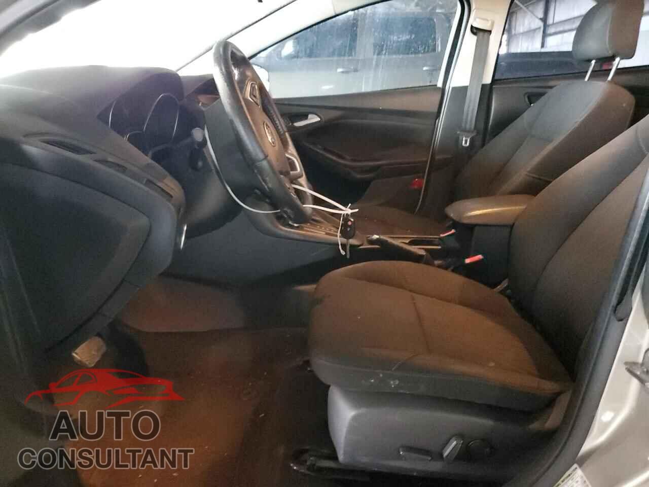 FORD FOCUS 2016 - 1FADP3F28GL209329