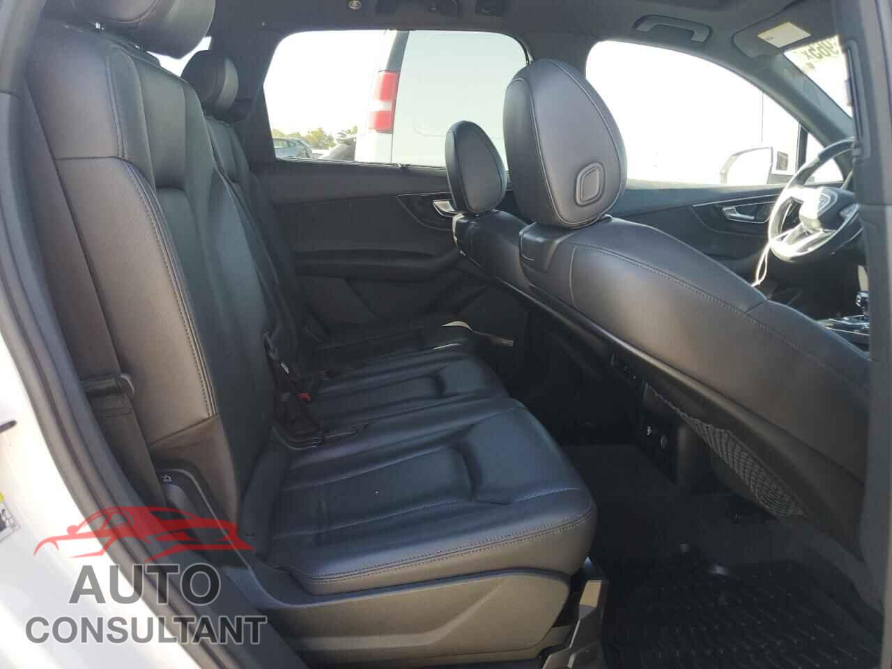 AUDI Q7 2018 - WA1LAAF73JD013348