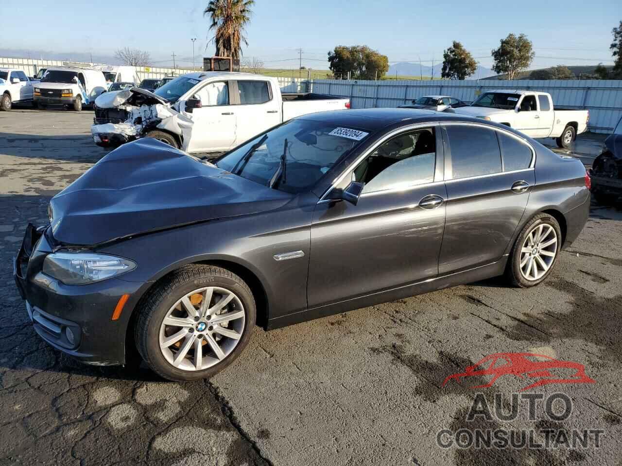 BMW 5 SERIES 2015 - WBA5B1C50FG126305