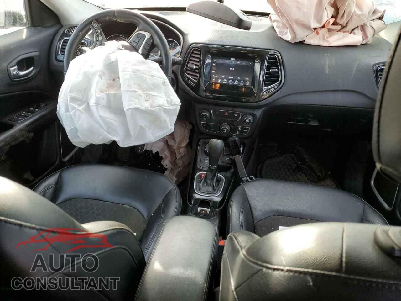 JEEP COMPASS 2019 - 3C4NJDBB4KT696361