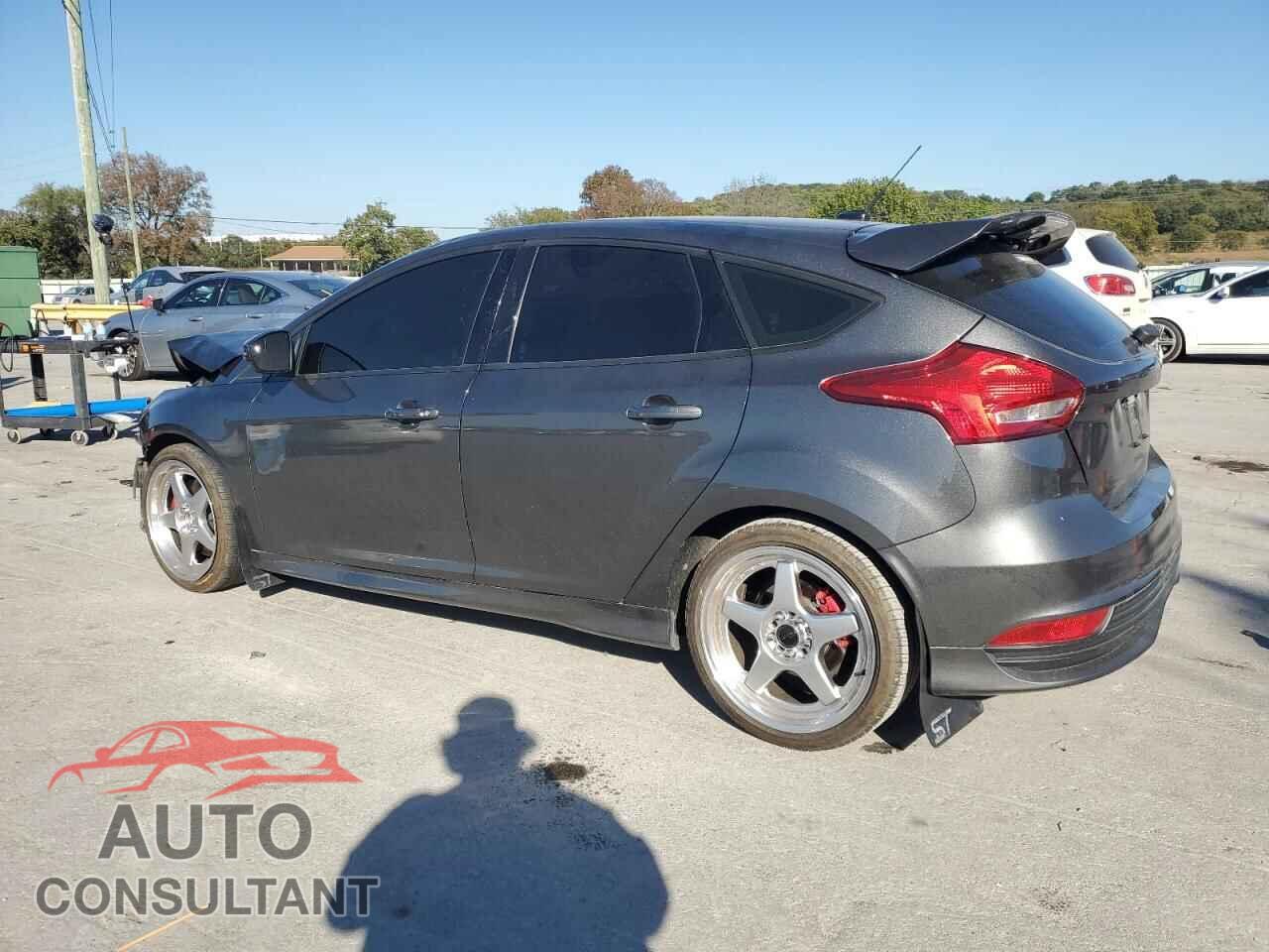 FORD FOCUS 2017 - 1FADP3L92HL308621